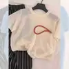 Camiseta de tricô azul com gola redonda e manga curta para mulheres, novo estilo de verão 2026, modeladora, elegante, com um toque de nicho, feita de seda gelada