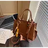 Bolsa Pequena para Mulheres 2025 Nova Moda Versátil Texturizada Bolsa de Mão Bolsa de Ombro Transversal Bolsa Quadrada Pequena Simples para o Dia a Dia Tendência