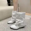 2026 novas botinhas femininas plissadas com fivela de rebite, comprimento até o meio da panturrilha, botinhas curtas retrô de salto baixo