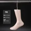 Modelo de pie de plástico para niños con gancho para exhibición invertida en tiendas de maternidad y bebés, maniquí de pie de niño multitalle para exhibición de calcetines