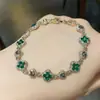 Pulseira Geométrica Redonda de Zircônia Dourada Café Light Luxury para Mulheres, Pulseira Elegante de Alto Padrão Flor de Quatro Folhas Celebridade da Internet