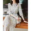 O jardim de verão está radiante e fresco! Romântico e elegante, complementa naturalmente o tom de pele, vestido de seda de cintura alta para mulheres
