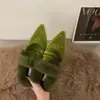 Chinelos de Algodão Peludo Macio com Salto Grosso e Bico Fino Sapatos Femininos Para Usar Fora Outono e Inverno Slip-on Temperamento de Celebridade da Internet Meio Chinelo Fechado