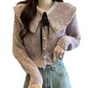 Cardigan de Tricô com Laço Estilo Rosto de Boneca Novo Estilo Primavera 2026 para Mulheres Jaqueta Suéter Estilo Doce Emagrecedor Top Curto