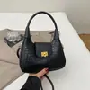 Bolsa Feminina Transfronteiriça 2025 Nova Bolsa de Palha Portátil Bolsa de Ombro Feminina Simples Bolsa Transversal com Corrente Textura Bolsa Pequena