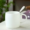 Caneca fosca estilo europeu para cafeteria com colher xícara de café preta com base xícara de água de cerâmica criativa simples