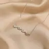 Collar con Patrón de Ola Transfronterizo Europeo y Americano Más Vendido, Cadena para Clavícula Simple y Versátil Incrustada con Diamantes, Joyería Femenina de Lujo Ligero de Moda