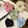 Moderna y de Alta Gama Gomas para el Cabello de Satín con un Diseño Elegante y Brillante de Alta Elasticidad. Suministro al por mayor. Venta directa del fabricante
