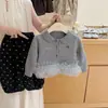 Nuevo Diseño de Primavera y Otoño Cárdigan de Punto Elegante para Niña con Empalme de Malla y Pantalones de Lunares Conjunto para Bebé Niña