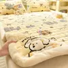 2026 Novo Lençol de Leite Fleece Peça Única Inverno Dormitório Pessoa Única Aveludado Espesso Cobre-Cama Manta de Coral Fleece para Colchão