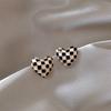 Pendientes de alta gama con temperamento para mujer, diseño retro de nicho, pendientes de perlas, red roja, explosiones, joyería para las orejas, venta al por mayor