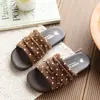Nuevas Sandalias Planas de Lunares de Verano 2026 para Niñas, Sandalias de Deslizamiento Plegadas de Punta Abierta, Sandalias Infantiles de Moda con Suela Suave
