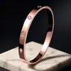 Pulsera de Acero Inoxidable Color Acero de Titanio Sin Color Mujer Alta Gama Lujo Ligero Personalidad Europea y Americana Galvanizado Antiguo Nuevo Llegada Diamante Totalmente Diamante