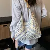 Bolsa de Palha Tecida para Férias na Praia para Mulheres 2026 Nova Versátil Bolsa de Ombro para o Dia a Dia Bolsa Tote Artística de Nicho