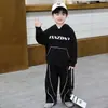 Conjunto de Sudadera con Capucha de Primavera para Niños 2026 Otoño Nuevo Elegante Fresco Bebé Moderno Conjunto de Dos Piezas