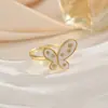 Anel Feminino Versátil e Moderno com Design de Borboleta Banhado a Cobre Ouro 18K Real Zircônia Microincrustada Joia de Luxo Leve Nicho de Alta Qualidade
