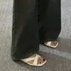 Chanclas de Estilo Francés y Hada Suave para Mujer, Calzado de Verano para Exteriores, Nuevas Versátiles Antideslizantes de Dedo para Playa 2026