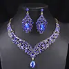 Conjunto de Dos Piezas de Pendientes y Collares Nupciales de Lujo Ligero Retro Incrustados de Diamantes Collar de Clavícula Elegante de Gama Alta Francés de Nicho para Mujer