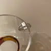 Anillo Minimalista de Zirconia para Mujer Modelo Nuevo 2026 Lujo Ligero Diseño de Nicho Accesorio Decorativo de Gama Alta Anillo Apilable