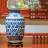Atacado de artesanato de Jingdezhen porcelana azul e branca porcelana cor sob esmalte grampos vaso casa porcelana antiga decoração chinesa