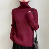 Suéter de cuello alto para mujer talla grande, nueva colección otoño/invierno 2025, base de punto acanalado, simple y versátil, suéter grueso para mujer