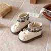 Botas Curtas Doces de Renda para Meninas Estilo Outono/Inverno Laço Solado Macio Antiderrapante Botas de Couro Criança Dr. Martens 3-6 Anos
