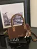Bolso de mano retro de cuero esmerilado europeo y americano 2025, bolso de hombro de cuero PU moderno para mujer, bolso cruzado de alta calidad de moda