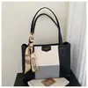 Bolsa Feminina Estilo Novo 2025, Color Blocking Estiloso, Retrô, Simples e Elegante, Adequada para o Trabalho e Uso Casual, Grande Capacidade, Bolsa de Ombro e Mão