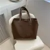 Bolso Tote de Lujo Retro de Gran Capacidad Accesible para Mujer Verano 2025 Simple y Versátil para el Trabajo y los Viajes Diarios Bolso Grande de Hombro o Axila