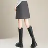 Saia de Lã com Lantejoulas Corte A Meia Saia Feminina 2026 Outono/Inverno Nova Simples de Cintura Alta Curta Elegante Versátil que Molda o Corpo