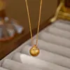 Colar Pequena Bola de Ouro Realizadora de Desejos Banhado a Ouro para Mulheres, Cor Dourada, Luxo Leve, Corrente de Clavícula Camada de Alta Qualidade, Presente