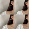 Pendientes de aro con agujeros que levantan las orejas Pendientes de aro lisos que combinan con todo Estilo simple y frío Elegantes hebillas redondas para las orejas Pendientes de moda para hombres y mujeres Clavos para el cartílago de la oreja