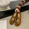 Aumento interno de altura de 4 cm, sapatos Mary Jane retrô estilo coreano com fivela, novos sapatos versáteis de bico redondo para outono e inverno 2026