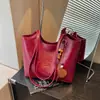 Bolso tote de gran capacidad para mujer, nueva colección de otoño 2026, bolso de hombro retro casual y moderno, bolso de gran capacidad para el día a día