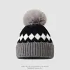 Gorro de punto retro con patrón de diamantes, nuevo gorro cálido de otoño e invierno con pompón para hombres, mujeres y niños, gorro de bloqueo de color estilo coreano, gorro a prueba de viento para exteriores