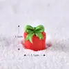 Novos acessórios decorativos de Natal com Papai Noel e boneco de neve, cenas de Natal em miniatura, meias de Natal, presentes, sinos e pequenas figuras de resina