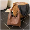 Bolso cruzado grande para mujer, Bolso de hombro versátil de color sólido para uso casual, Bolso tote de PU con textura tejida para el trabajo, Venta al por mayor