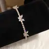 Pulseira Simples e Fashion de Borboleta com Zircônia Estilo Francês, Sensação de Luxo Leve e de Alta Qualidade, Joia de Mão Estilosa e Exquisite com um Design Único