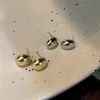 Aretes de Metal Geométricos Tipo Frijol para Mujer, Lujo Accesible, Gama Alta, Aretes Simples y Versátiles, Aretes Elegantes y Versátiles