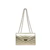 Bolso de sobre de cadena de nicho, un bolso cuadrado pequeño chic y elegante, perfecto para eventos nocturnos, versátil y moderno, se puede llevar como bolso de hombro o bolso cruzado