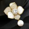 Nuevo broche de camelia fritillaria natural de industria pesada estilo coreano, lujo de alta gama, cobre micro-incrustado, flor, accesorios de ramillete de perlas