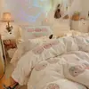 Conjunto de Roupa de Cama Fofo de Lã de Leite Quatro Peças Inverno Plush Dupla Face Capa de Edredom Lençol de Fleece Coral Conjunto de Três Peças para Dormitório