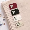 Logo de Cuero Cubierto de Doble Capa Irregular Costura Distintiva Cuero Gamuza Prensado en Caliente Bolso Sombrero Costura Logo Decorativo