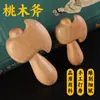 Accesorios de colgante de espada DIY de madera de durazno, artesanías de madera, hacha regordeta linda al por mayor