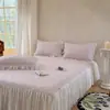 2026 Nuevo Modelo Pe Enfriamiento Hielo Frijol Cama Falda de Cama Estilo Alfombra Juego de Tres Piezas Verano Sueño Rosa - Escena Dos