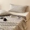 Juego de Cubrecama de Tres Piezas Coreano Retro Pequeño Floral de Algodón Gasa de Cuatro Capas Jacquard Teñido con Hilo Estilo Encaje