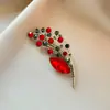 Broche Borboleta de Vidro de Luxo de Alto Padrão Transfronteiriço, Cristal Retro Incrustado com Diamantes, Elegante e Estiloso Broche para Blazer de Terno para Mulheres