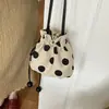 Bolso de Lunares para Mujer, Nuevo Bolso de Hombro y Axila de Moda Trendy para Verano 2026, Bolso Cruzado Tipo Cubo Versátil y Exquisito
