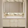 Gabinete de baño estilo francés, color crema, pastoral, con lavabo, iluminación ambiental, espejo, tocador integrado y lavabo integrado de cerámica, popular en línea