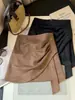 Saia de Camurça Irregular Estilo Vintage para Mulheres, Outono Cintura Alta Emagrecedora Versátil Anti-Exposição Bodycon Mini Saia Hot Girl